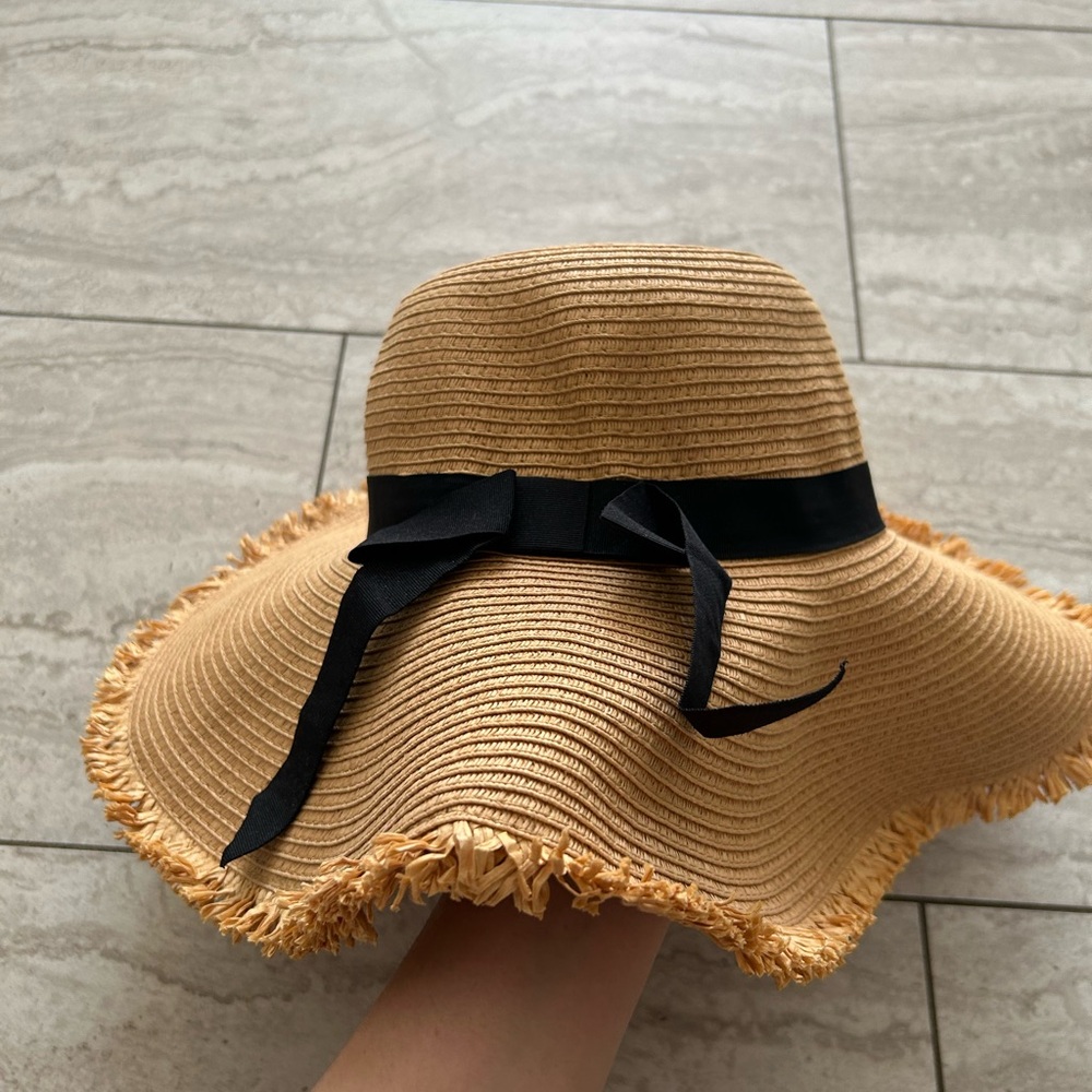 Lauren Conrad Wide Brim Straw Sun Hat Fringe Edge Black Ribbon Bow One Size - Picture 3 of 8